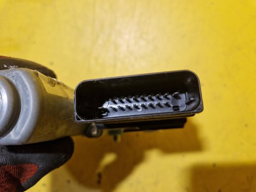 PRAVÝ ZADNÍ MOTOREK STAHOVAČKY OKNA 1K0959704AL - VW GOLF V, GOLF VI, GOLF PLUS - 20442