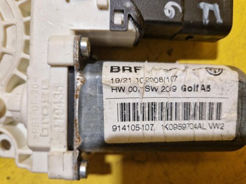 PRAVÝ ZADNÍ MOTOREK STAHOVAČKY OKNA 1K0959704AL - VW GOLF V, GOLF VI, GOLF PLUS - 20442