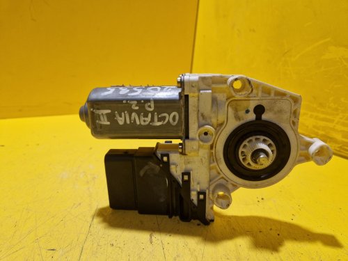 PRAVÝ ZADNÍ MOTOREK STAHOVAČKY OKNA 1K0959704B - ŠKODA OCTAVIA II / VW GOLF V, TOURAN I / SEAT ALTEA, TOLEDO III - 20535