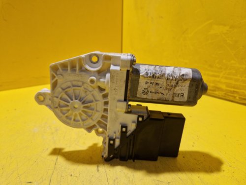 PRAVÝ ZADNÍ MOTOREK STAHOVAČKY OKNA 1K0959704B - ŠKODA OCTAVIA II / VW GOLF V, TOURAN I / SEAT ALTEA, TOLEDO III - 20535