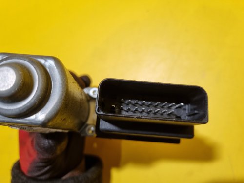 PRAVÝ ZADNÍ MOTOREK STAHOVAČKY OKNA 1K0959704E - ŠKODA OCTAVIA II / VW GOLF V, TOURAN I / SEAT ALTEA, TOLEDO III - 17656