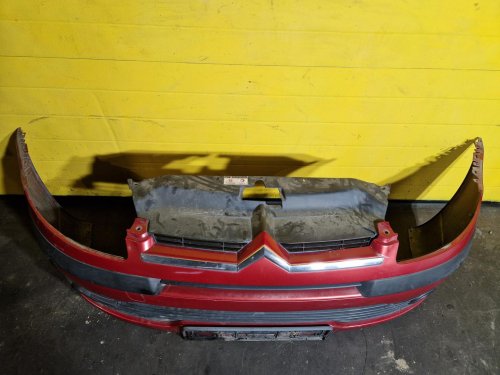 PŘEDNÍ NÁRAZNÍK CITROEN C4 I, ČERVENÝ, S MLHOVKAMI - 20368