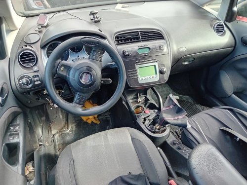 Seat Toledo 1.6 ( BSE ) 75kW r.2007 černá na náhradní díly
