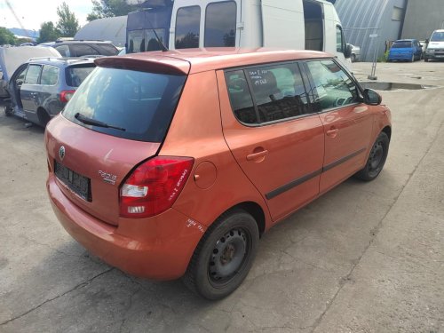 Škoda Fabia II 1.2 ( BBM ) 44kW r.2007 oranž. na náhradní díly