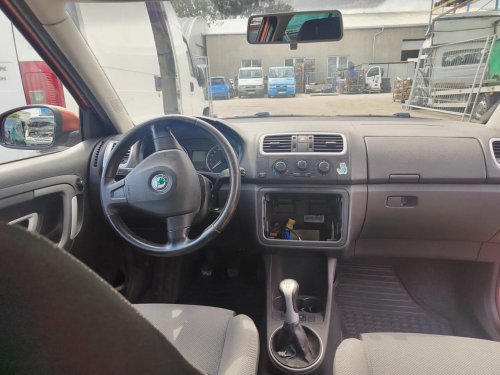 Škoda Fabia II 1.2 ( BBM ) 44kW r.2007 oranž. na náhradní díly