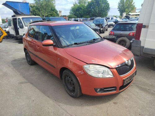 Škoda Fabia II 1.2 ( BBM ) 44kW r.2007 oranž. na náhradní díly