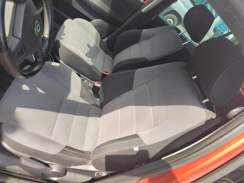 Škoda Fabia II 1.2 ( BBM ) 44kW r.2007 oranž. na náhradní díly