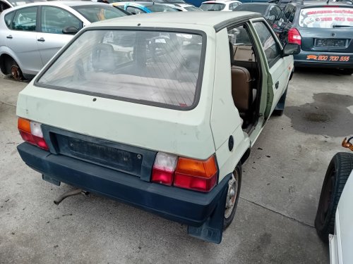 Škoda Favorit 1.3 ( 781.136 ) r.1990 zelená na náhradní díly