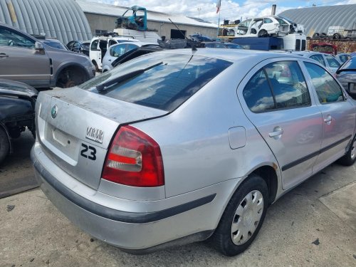 Škoda Octavia II 1.9 TDI ( BXE ) 77kW r.2006 šedá na náhradní díly