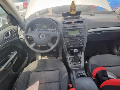 Škoda Octavia II 1.9 TDI ( BXE ) 77kW r.2006 šedá na náhradní díly
