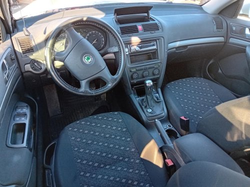 Škoda Octavia II 1.9 TDI ( BXE ) 77kW r.2007 bílá 1026 na náhradní díly