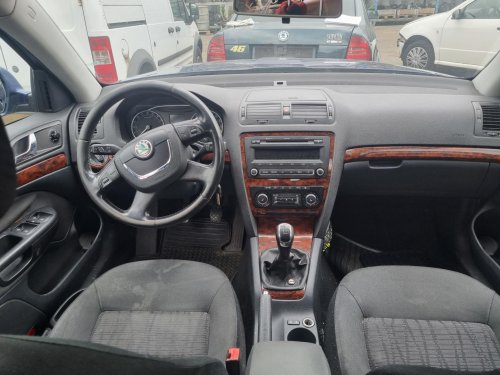 Škoda Octvavia II Facelift 2.0 TDI ( BKD ) 103kW r.2010 modrá 9462 na náhradní díly