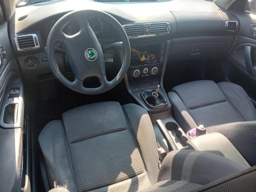 Škoda Superb 1.9 TDI ( AWX ) 96kW r.2002 zelená na náhradní díly