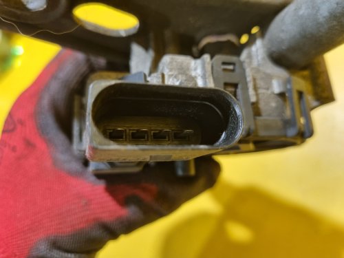 TÁHLA STĚRAČŮ 13111211 S MOTORKEM 0390241538 - OPEL ASTRA H - 17314