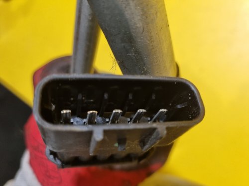 TÁHLA STĚRAČŮ S MOTORKEM - 93390344 - OPEL MERIVA A - 17313