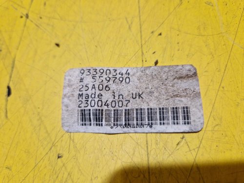 TÁHLA STĚRAČŮ S MOTORKEM - 93390344 - OPEL MERIVA A - 21360