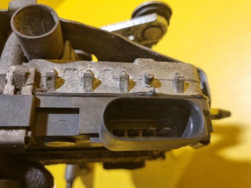 TÁHLA STĚRAČŮ S MOTORKEM 0390241717 VW TOURAN I (1T1, 1T2) - 16930