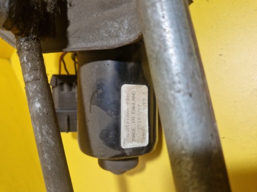 TÁHLA STĚRAČŮ S MOTORKEM 22107719 OPEL CORSA B - 12895