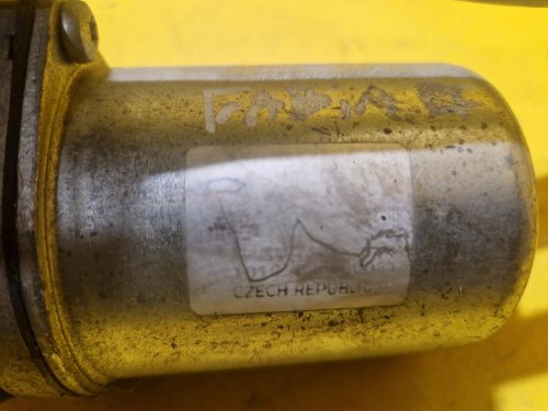 TÁHLA STĚRAČŮ S MOTORKEM 5J1955113A - ŠKODA FABIA II , ROOMSTER - 19460