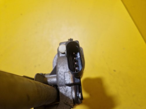 TÁHLA STĚRAČŮ S MOTORKEM 5J1955113A - ŠKODA FABIA II , ROOMSTER - 19460