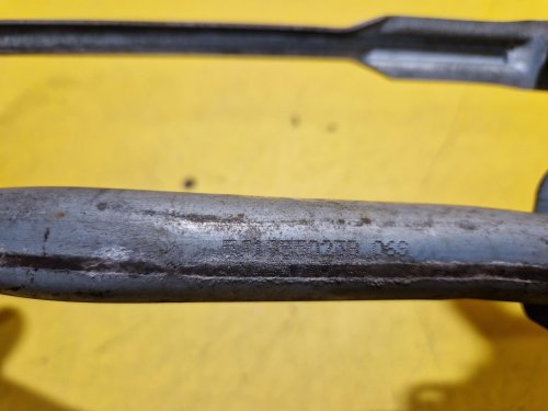 TÁHLA STĚRAČŮ S MOTORKEM 5J1955113A - ŠKODA FABIA II , ROOMSTER - 19675