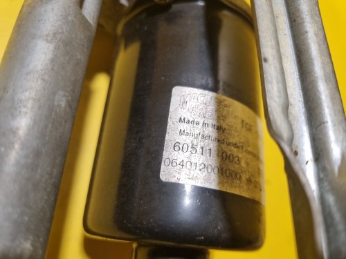 TÁHLA STĚRAČŮ S MOTORKEM 60511003 FIAT PUNTO II - 17896