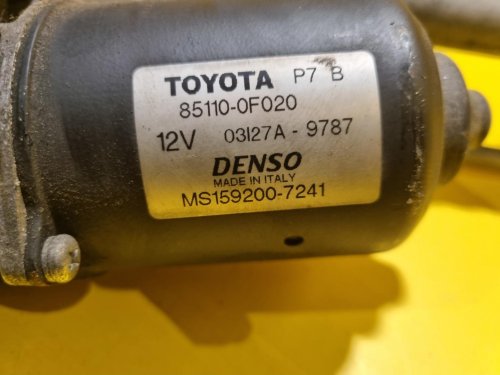 TÁHLA STĚRAČŮ S MOTORKEM 851100F020 TOYOTA COROLLA VERSO II - 17027