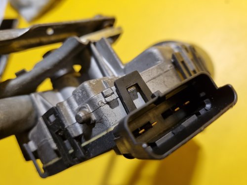 TÁHLA STĚRAČŮ S MOTORKEM 968286148001 CITROEN BERLINGO II - 17857