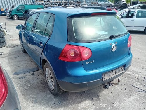Volkswagen Golf V 1.4 ( BCA ) 55kW r.2005 modrá na náhradní díly
