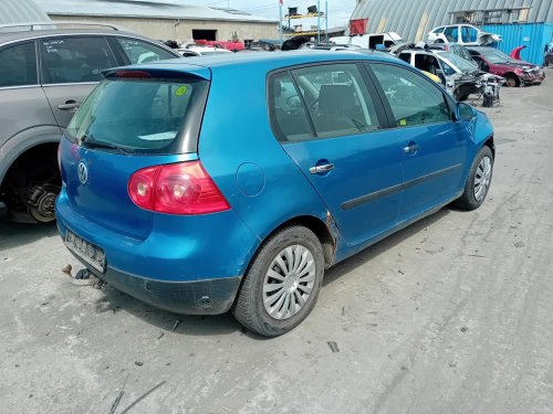 Volkswagen Golf V 1.4 ( BCA ) 55kW r.2005 modrá na náhradní díly
