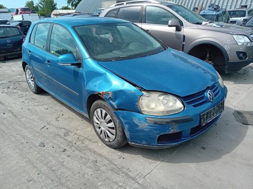 Volkswagen Golf V 1.4 ( BCA ) 55kW r.2005 modrá na náhradní díly