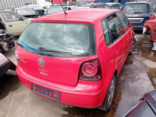 Volkswagen Polo 1.2 HTP ( BMD ) 40KW r.2006 červená LP3G na náhradní díly