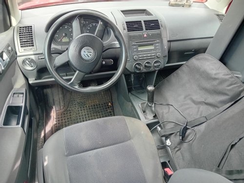 Volkswagen Polo 1.2 HTP ( BMD ) 40KW r.2006 červená LP3G na náhradní díly