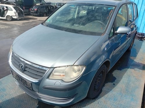 Volkswagen Touran 1.9 TDI ( BLS ) 77kW r.2008 na náhradní díly