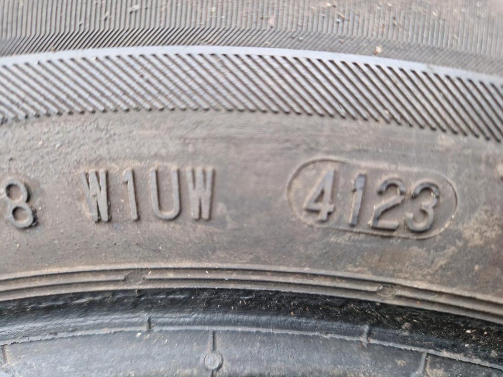 2 KS CELOROČNÍ PNEUMATIKA BARUM QUARTARIS 5 - 185/60 R14 82T - 20571