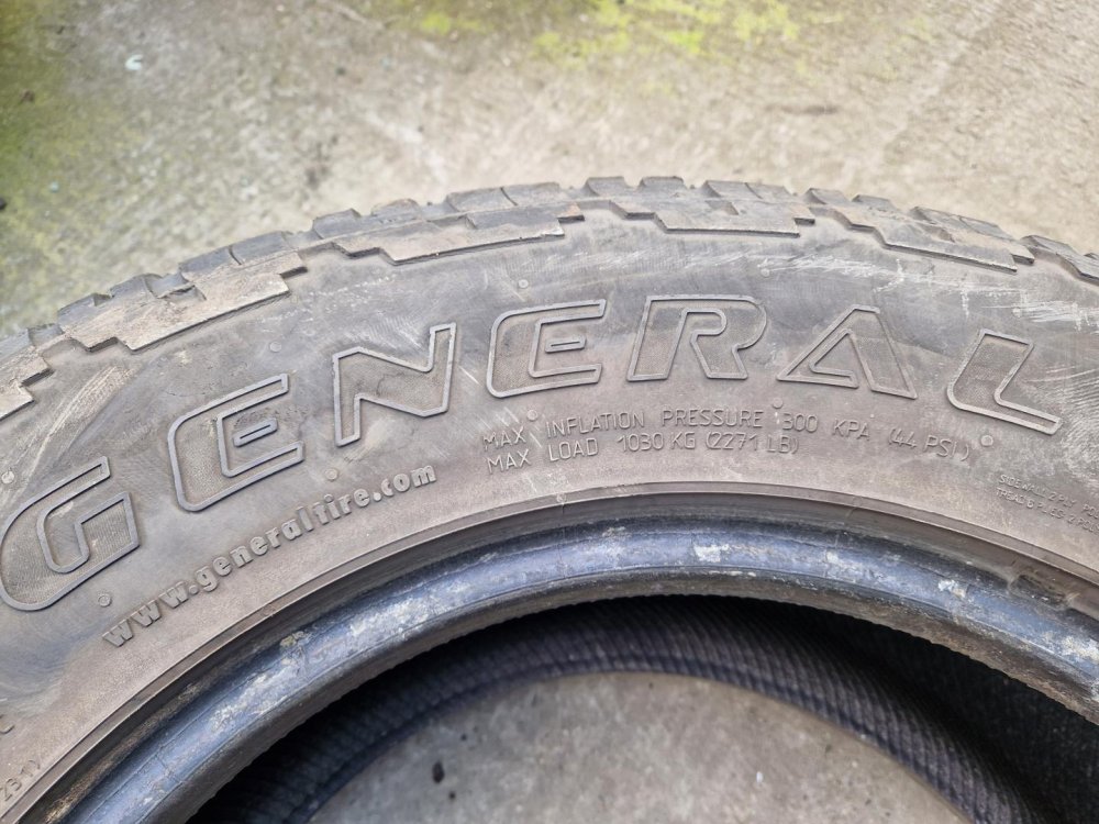 2 KS CELOROČNÍ PNEUMATIKA GENERAL GRABBER AT 255/65 R16 109T - 20484