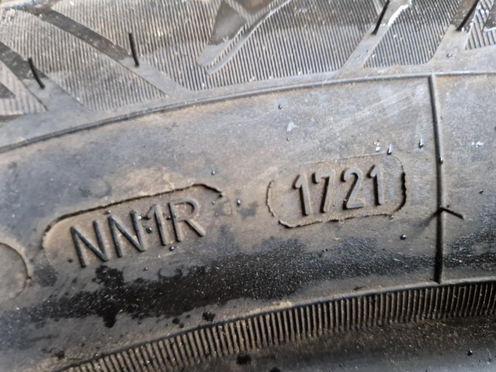 2 KS CELOROČNÍ PNEUMATIKA GOODYEAR VECTOR 4SEASONS - 215/65 R16 102V - 20298