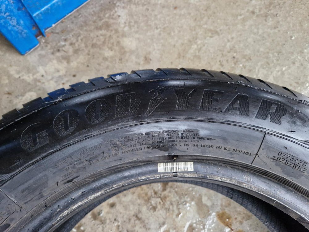 2 KS CELOROČNÍ PNEUMATIKA GOODYEAR VECTOR 4SEASONS - 215/65 R16 102V - 20298