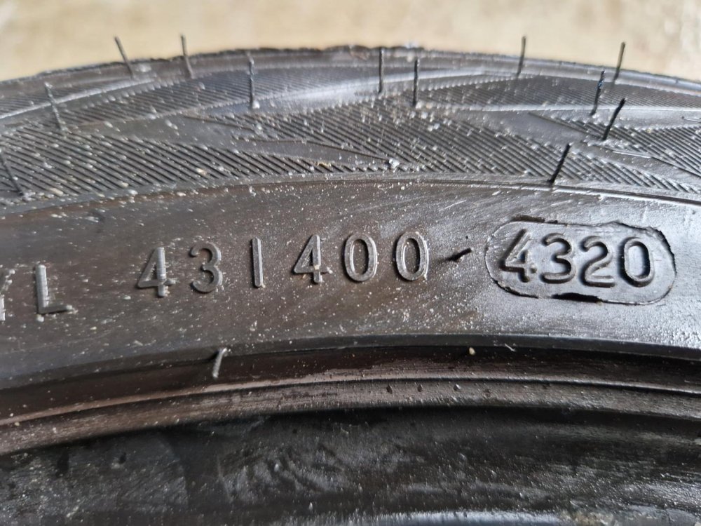 2 KS CELOROČNÍ PNEUMATIKA NOKIAN SEASONPROOF 225/45 R17 94W - 20493