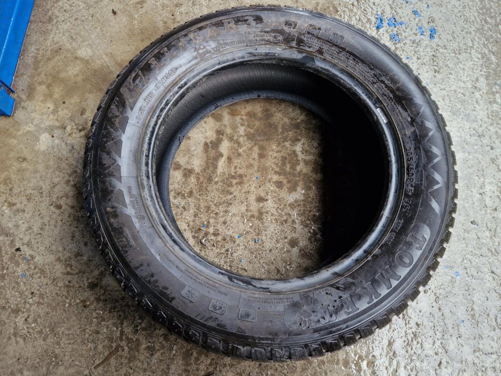 2 KS CELOROČNÍ PNEUMATIKA TOMKET ALLYEAR 3 - 205/60 R16 96V - 20490