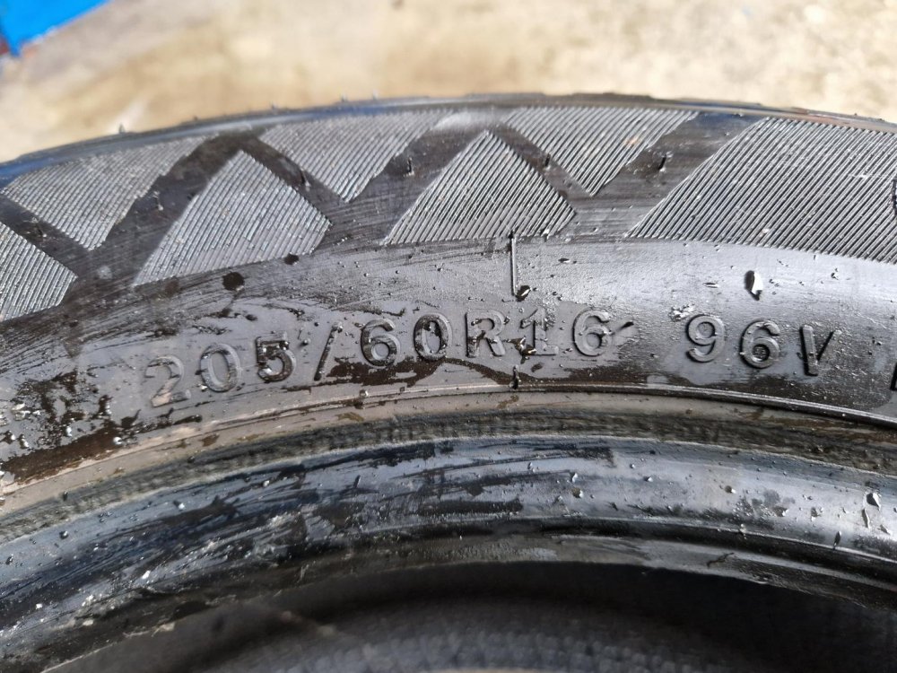 2 KS CELOROČNÍ PNEUMATIKA TOMKET ALLYEAR 3 - 205/60 R16 96V - 20490