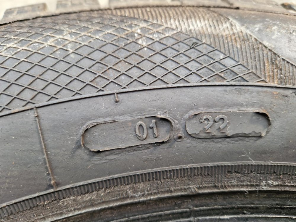 2 KS CELOROČNÍ PNEUMATIKA VRANÍK UNI SMART 4S 165/70 R14 81T - 20462