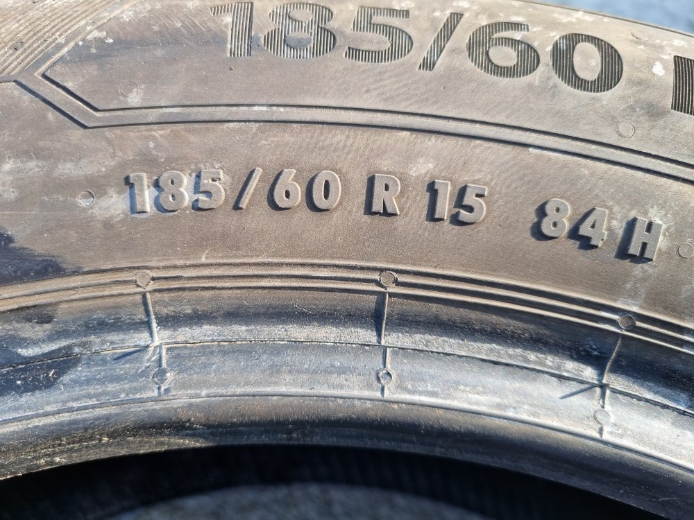 2 KS LETNÍ PNEUMATIKA BARUM BRAVURIS 5 - 185/60 R15 84H - 17855
