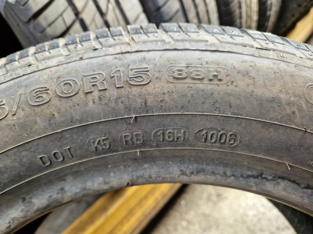 2 KS LETNÍ PNEUMATIKA DUNLOP 195/60 R15 88H - 12083