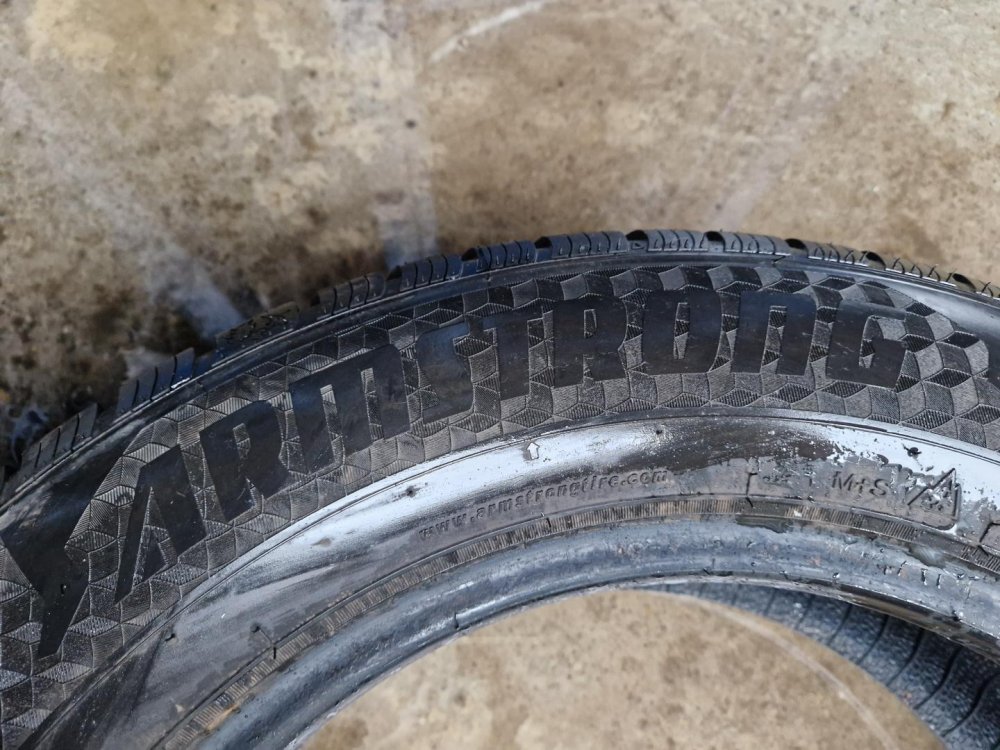 2 KS ZIMNÍ PNEUMATIKA ARMSTRONG SKI-TRAC PC 195/65 R15 91T - 20600