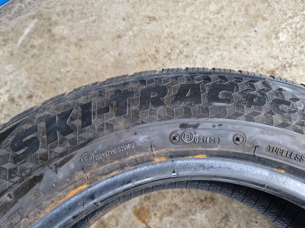 2 KS ZIMNÍ PNEUMATIKA ARMSTRONG SKI-TRAC PC 195/65 R15 91T - 20601