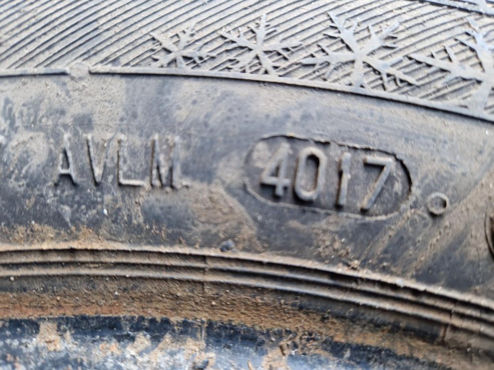 2 KS ZIMNÍ PNEUMATIKA BARUM POLARIS 3 - 155/70 R13 75T - 20423