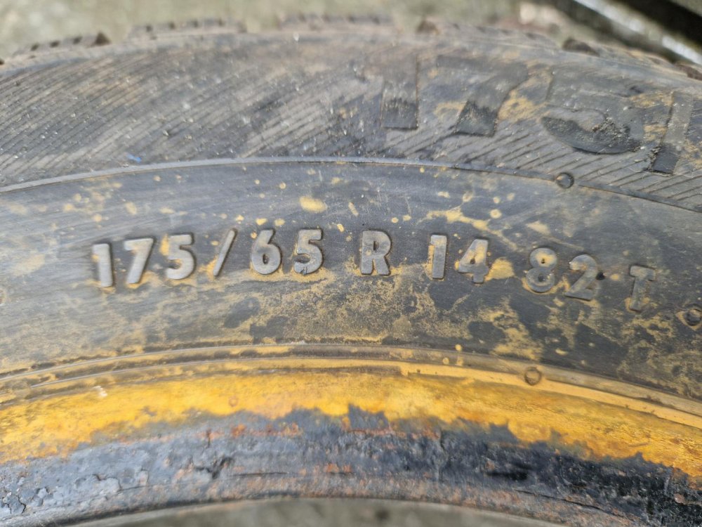 2 KS ZIMNÍ PNEUMATIKA BARUM POLARIS 3 - 175/65 R14 82T - 20465
