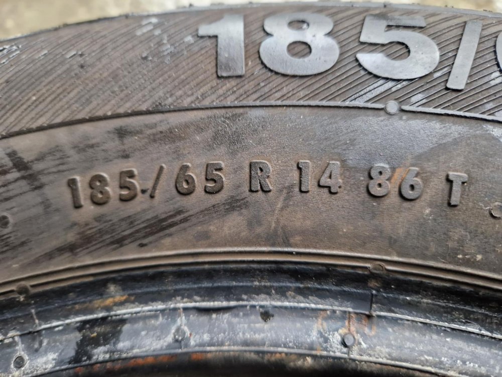 2 KS ZIMNÍ PNEUMATIKA BARUM POLARIS 3 - 185/65 R14 86T - 20604