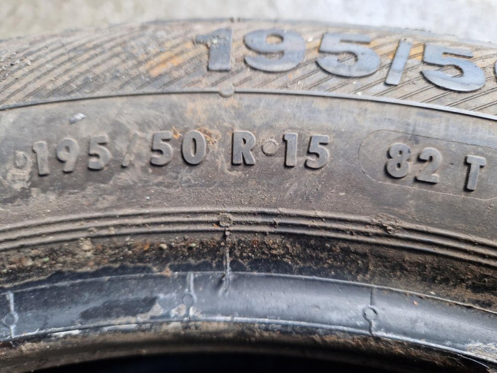 2 KS ZIMNÍ PNEUMATIKA BARUM POLARIS 3 - 195/50 R15 82T - 20424